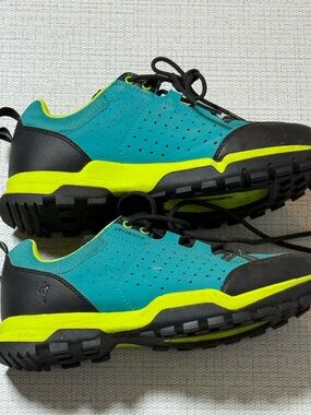 Specialized Womens Teal and Neon Yellow Mountain Trail Shoes- MTB